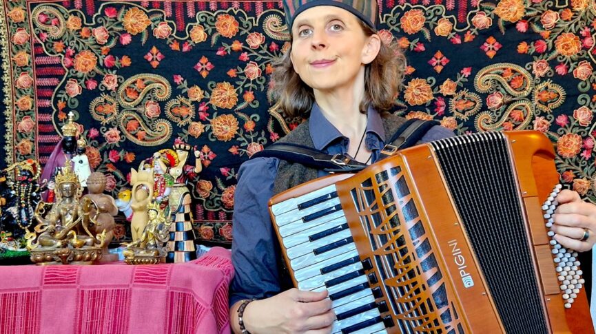Bild zu einem Veranstaltungshinweis von Olga Tucek mit Akkordeon