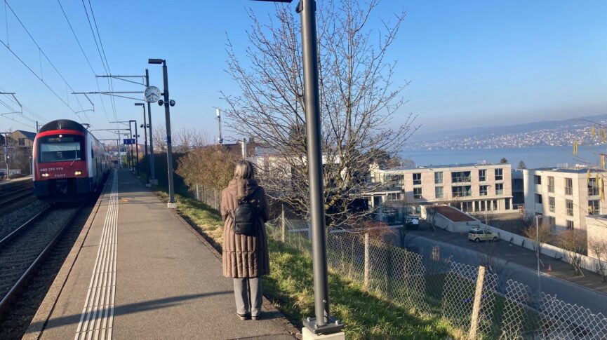 Blick vom Bahnhof Oberrieden auf die Siedlung